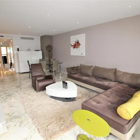 De Standing 100 M2, 100 Metres Croisette 公寓 戛纳